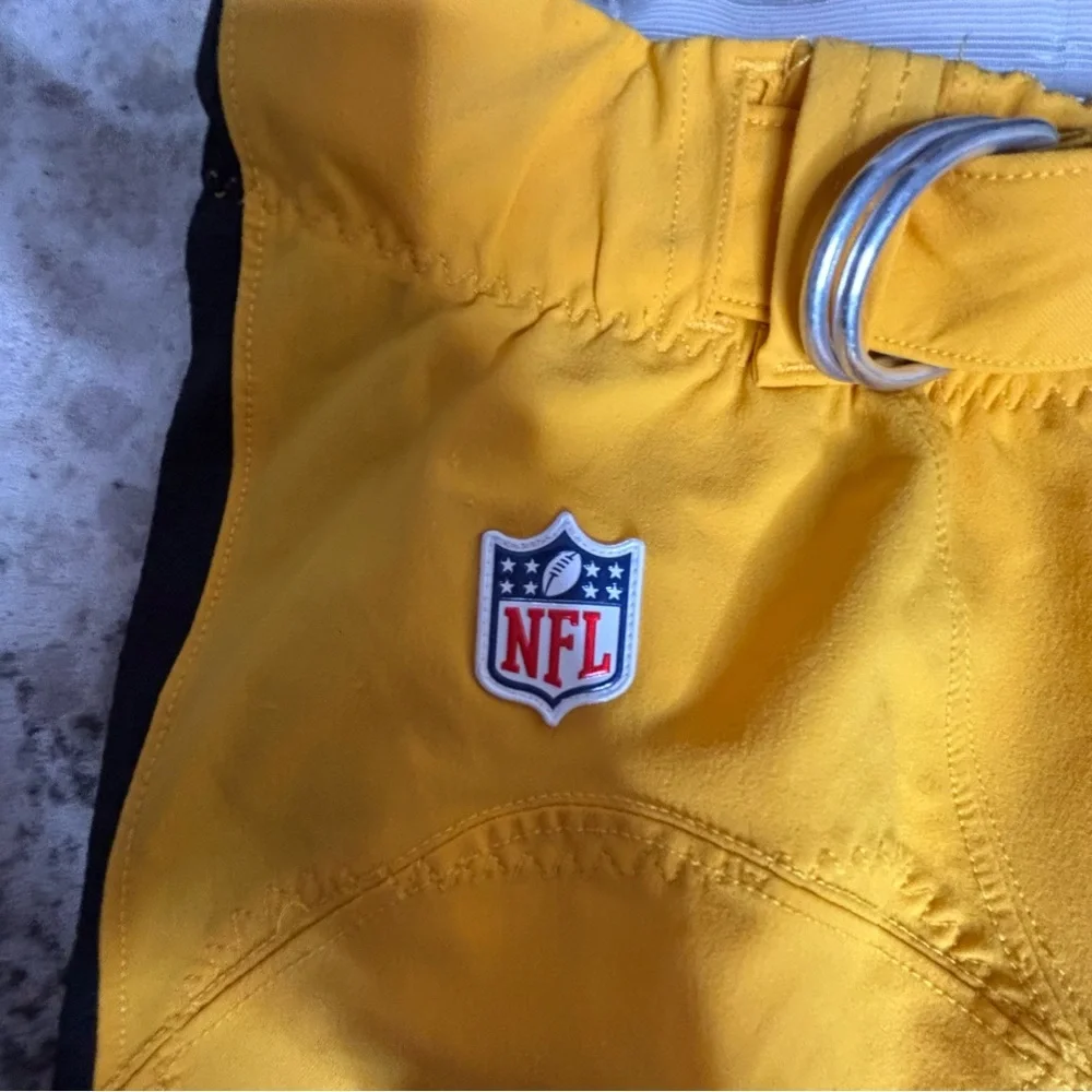 Nike NFL On Field Football Game Pants Yellow Gold Black Men’s 34 Short